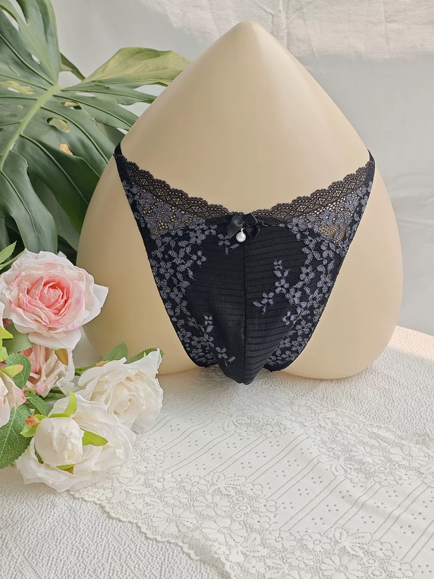 Black Lace Man's T-brief Embro - đánh giá và giá Embroidery Gift
