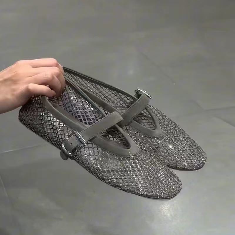 Hollow Rhinestone Baotou Sanda - đánh giá và giá Embroidery Flat Shoes